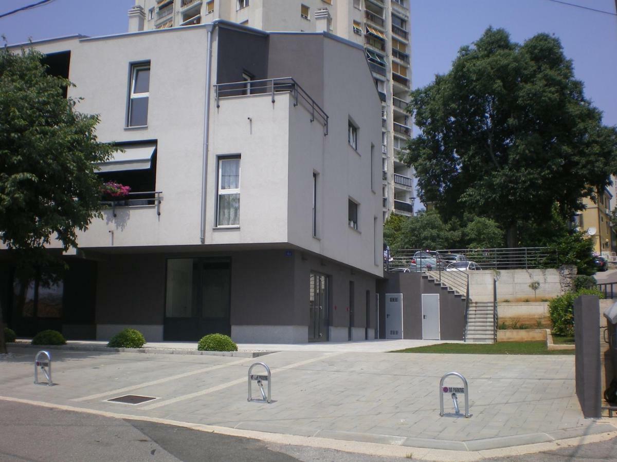 Apartment Jasmina Рийека Екстериор снимка